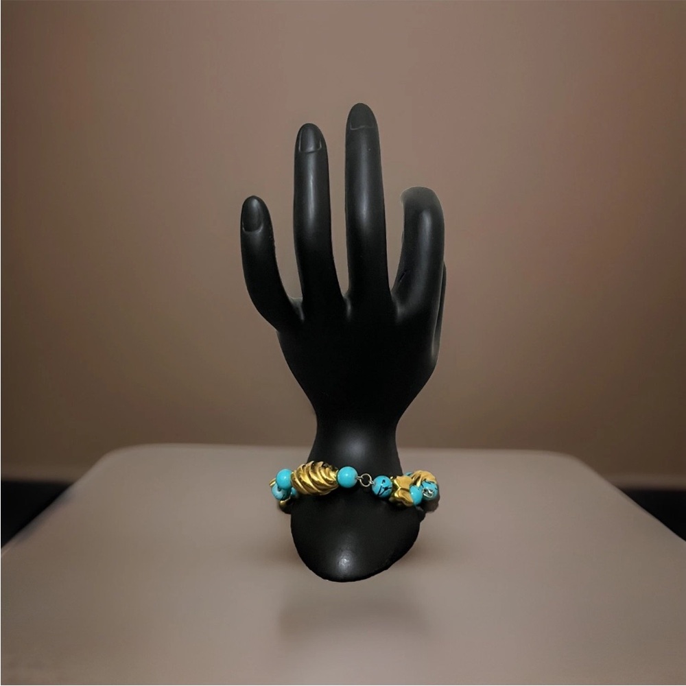 Handcrafted Beaded Bracelet Turquoise Color Gold And Silver Tone With Leaf Charm - Picture 2 of 3